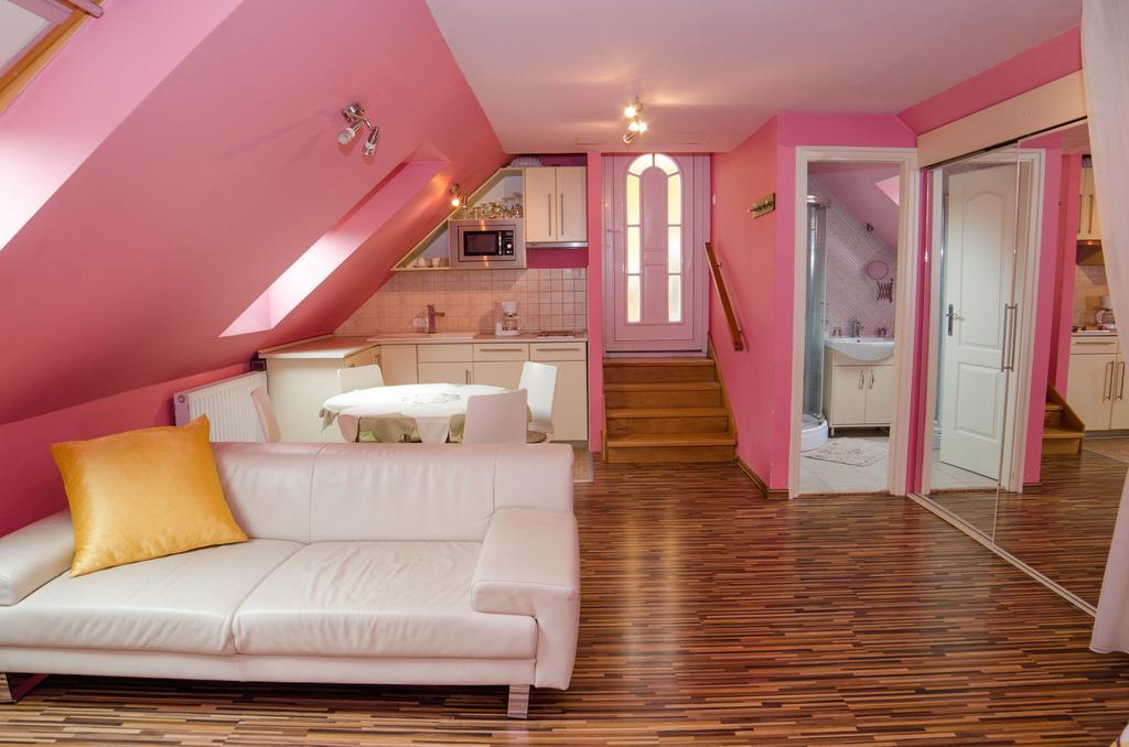AlsópáhokKaman Vendeghazアパートメント 部屋 写真