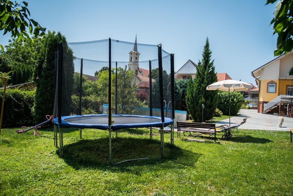 AlsópáhokKaman Vendeghazアパートメント 部屋 写真